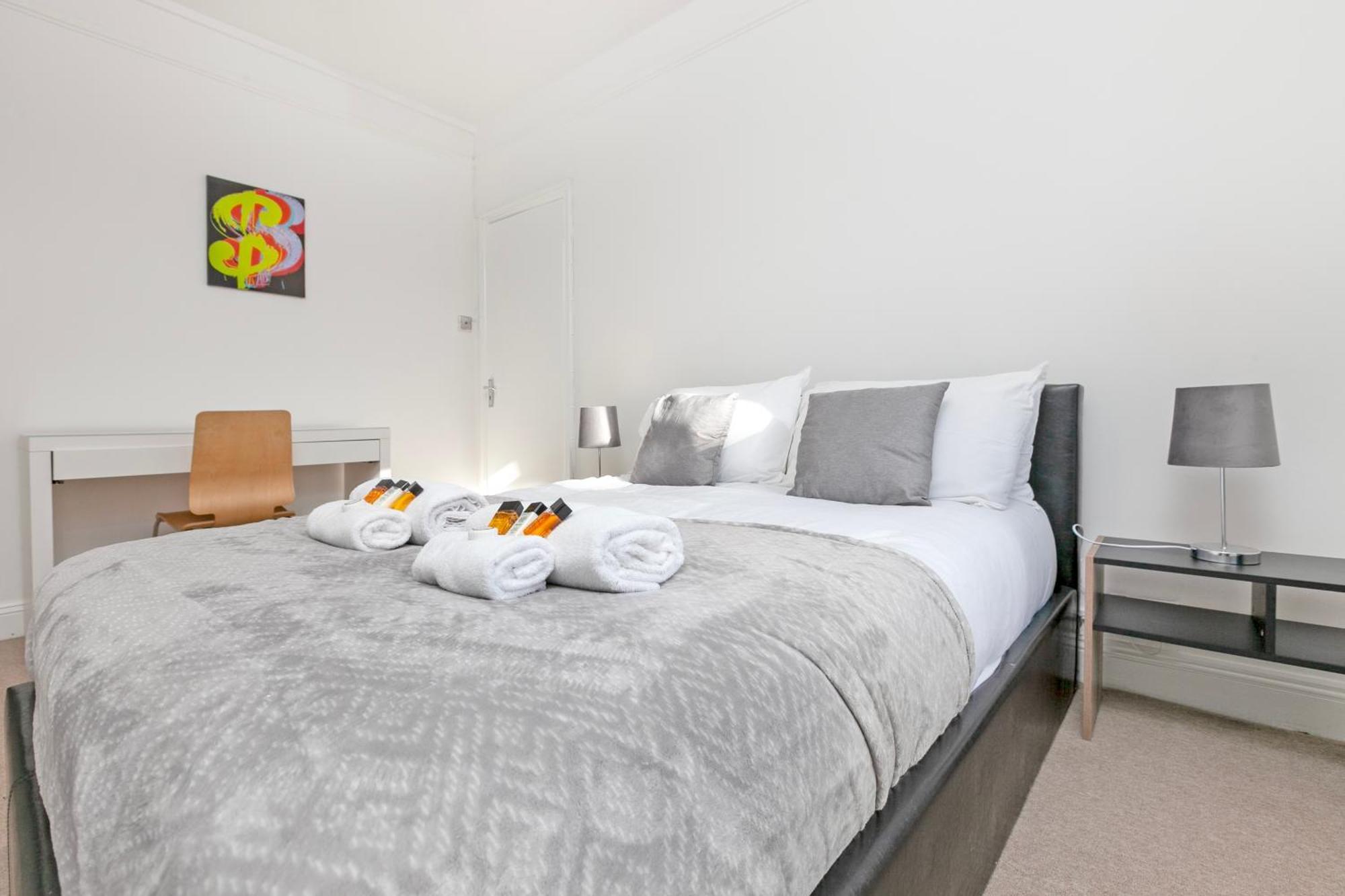 Beautiful 3 Bedroom Flat In Scott Ellis Gardens London Eksteriør bilde